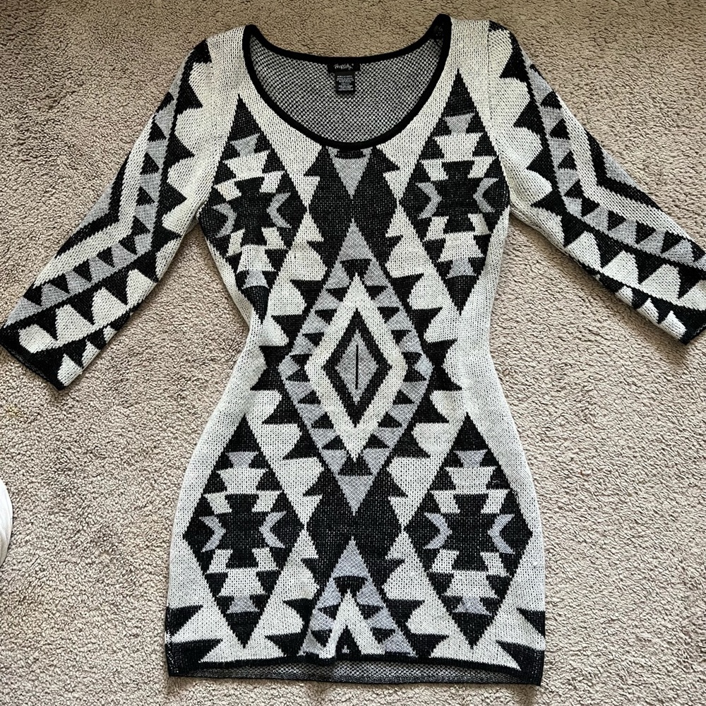Long Knitted Aztec Sweater (M)